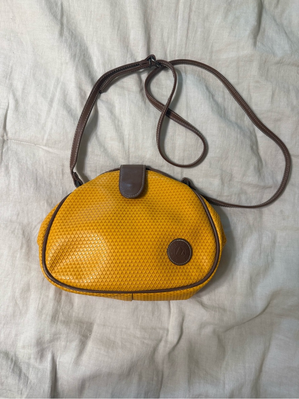 EUC Vintage Liz Claiborne Mu stardYellow Textured Crossbody Bag with Brown Trim